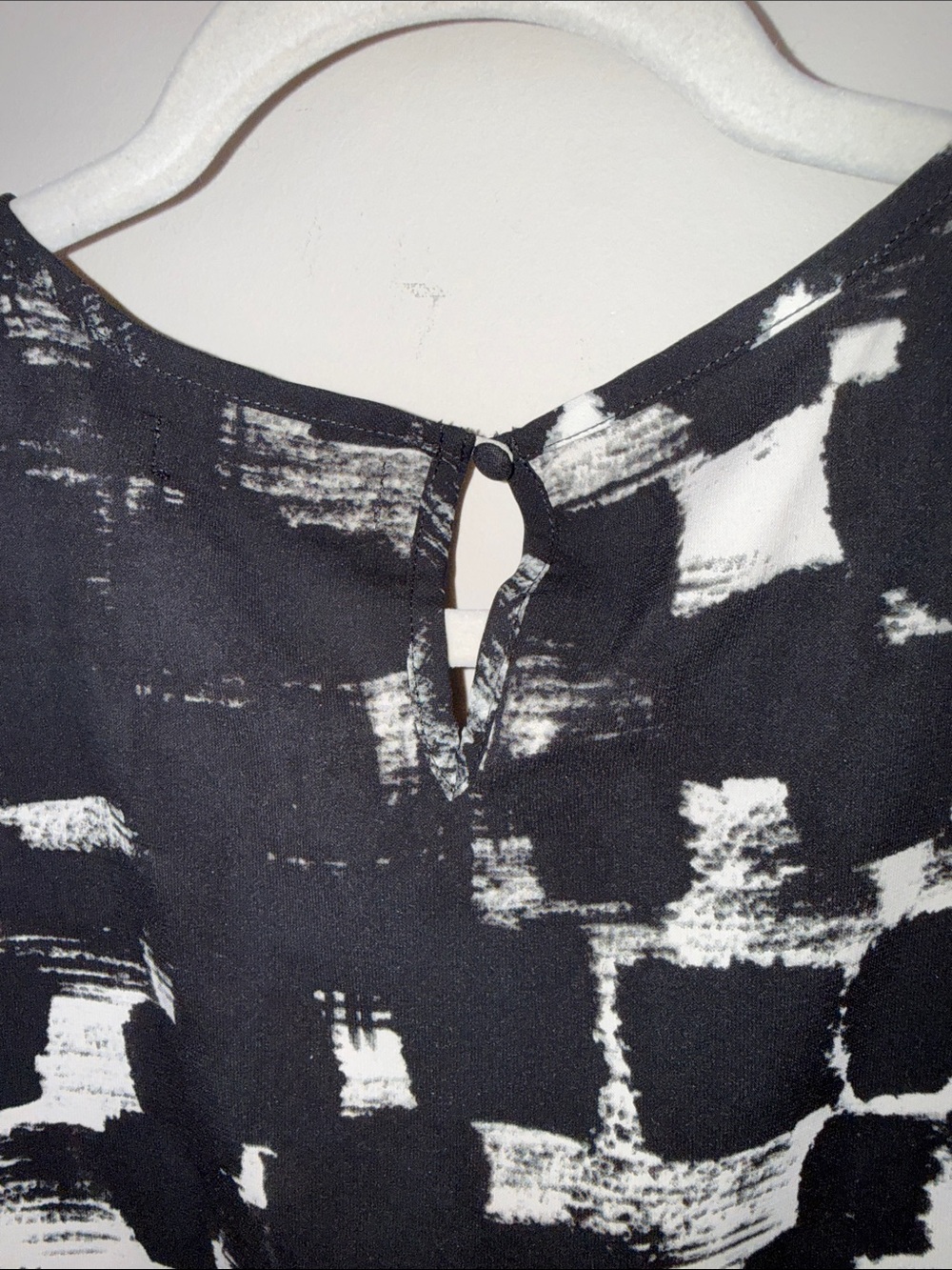 Calvin Klein Black, White & Magenta Ombre Printed Sleeveless Camisole - Picture 6 of 7